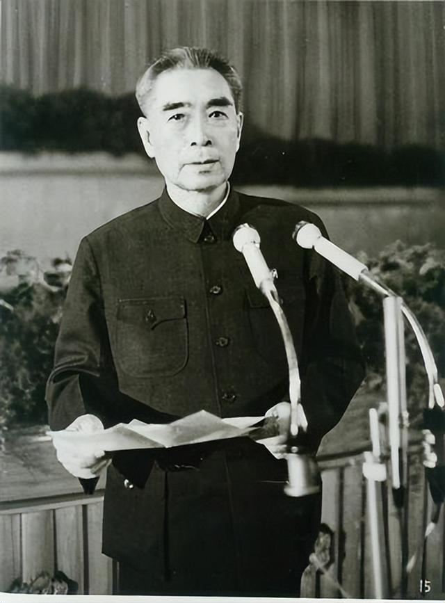 954年第一届国务院产生，除周总理外，还有12位副总理，都是谁？"