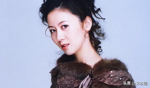 汤加丽凭人体写真大火，父亲断绝关系，和丈夫离婚，46岁仍单身