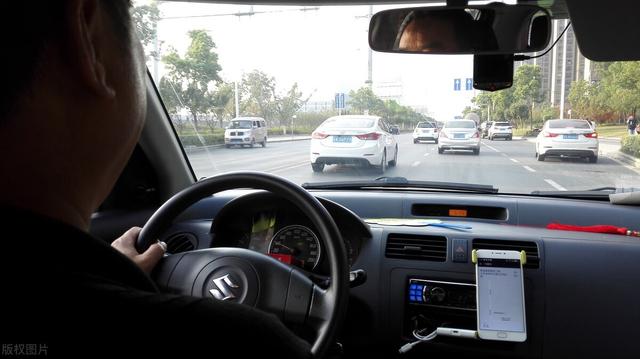 跑花小猪一个月能赚多少钱贴吧，跑花小猪一天能赚多少钱