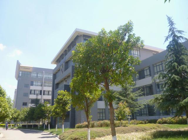 云南十大垃圾大学名单,云南十大垃圾大学名单图片