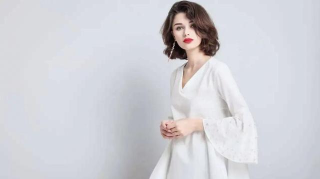 聪明女人这样发朋友圈图片,聪明的女人发朋友圈