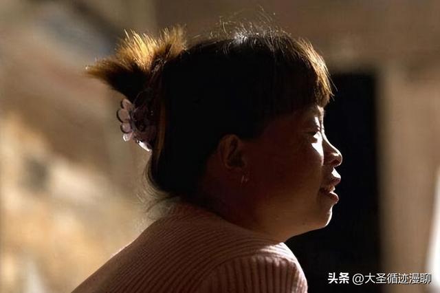 揭秘“双性人”真实生活！上身女人下身男人，为避险独居深山40年