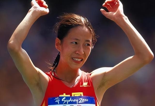 “最孤独”冠军晒近照！曾夺金时无一人祝贺，如今一家3口很幸福