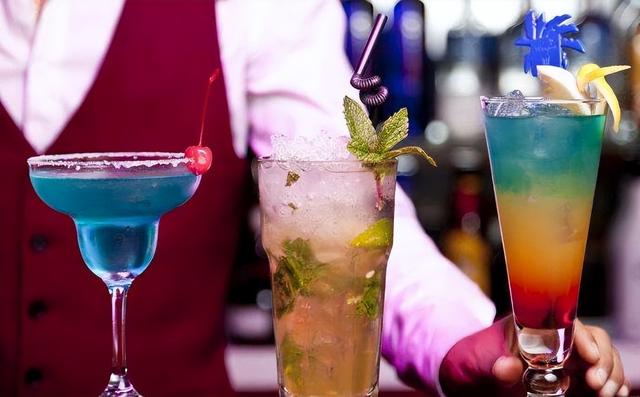 酒吧常见的酒水及价格酷魅，酒吧常见酒水单价目表