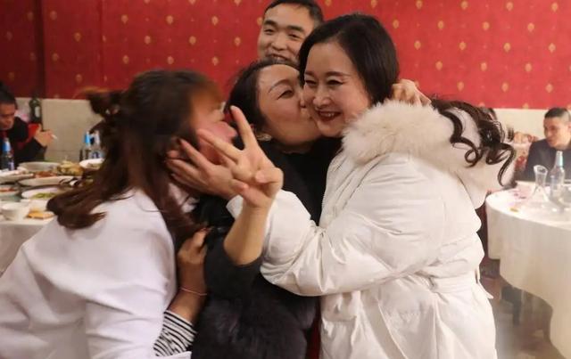 同学聚会比大小敢看吗11月8号,同学聚会有好看比大小