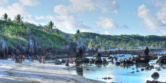 哥伦比亚首都圣菲波哥大,哥伦比亚首都圣菲波哥大街上女酒销售员