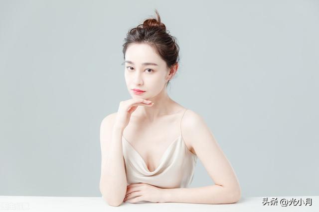 小学生优秀事迹200字第一人称,小学生优秀事迹200字二年级