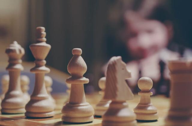 喜欢黄颜色的女生性格特点www4，喜欢黄颜色的女生性格特点分析