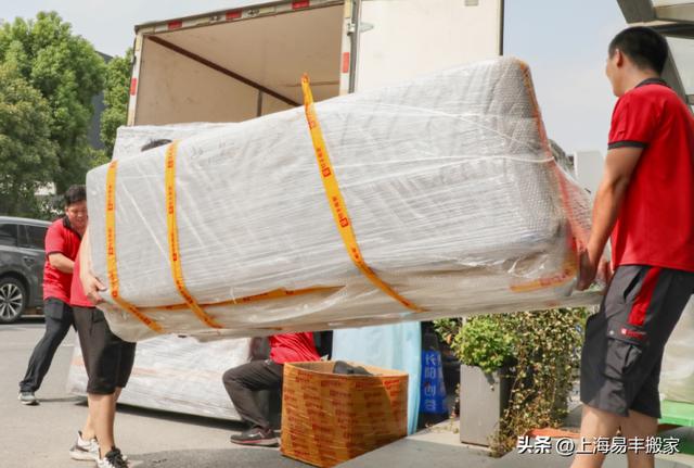 乔迁短信请柬群发怎么写,乔迁短信请柬群发怎么写文案