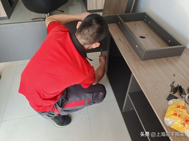 乔迁短信请柬群发怎么写,乔迁短信请柬群发怎么写文案