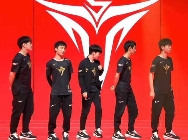 王泡芙的日常生活,王泡芙的日常生活小猫