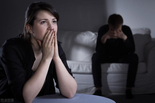 抱着娇妻让朋友一起弄日本，带女友去日本