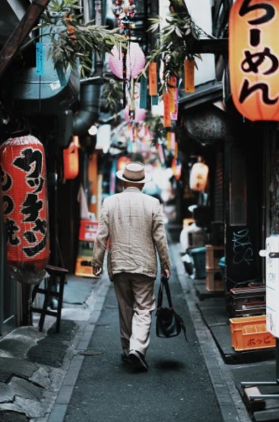 喜欢黄颜色的女生性格特点www4，喜欢黄颜色的女生性格特点分析