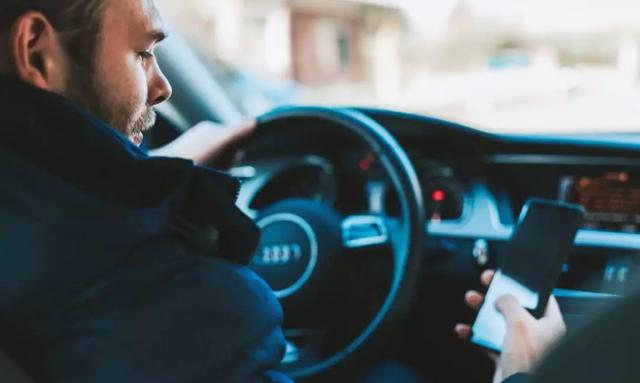 全新导航形式来了，往后路况可悬浮在眼面前，车主长见识了