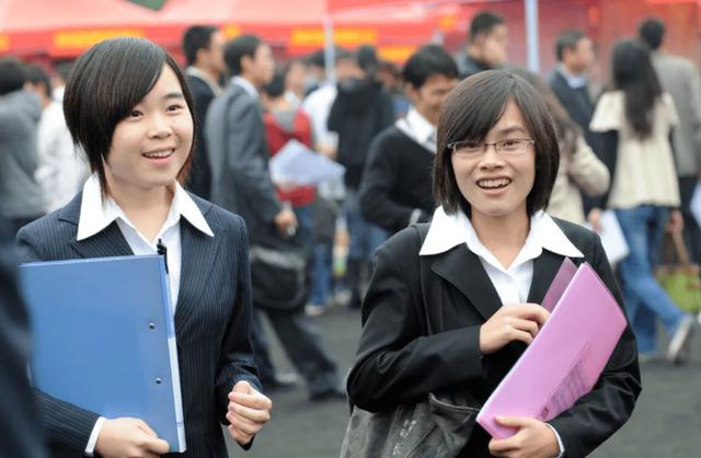 大学生自我评价100字左右,大学生自我评价100字左右团员