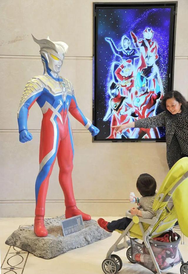 毒教材已敲响警钟，难道中国人都不知道，《奥特曼》是日本的吗？