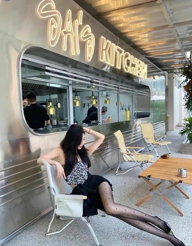 丝袜小姐姐今日探店