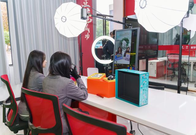 直播一套设备大概多少钱,自走旋播机多少钱九根垄,直播全套设备多少钱