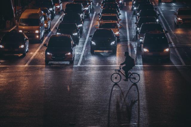 黄加蓝是什么颜色英语,黄加蓝是什么颜色英语翻译