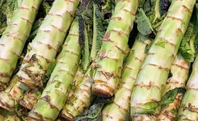 莴笋空心了还能吃吗中间变黄,莴笋空心了还能吃吗中间变黄了