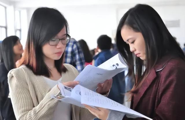 大学生自我评价100字左右,大学生自我评价100字左右团员