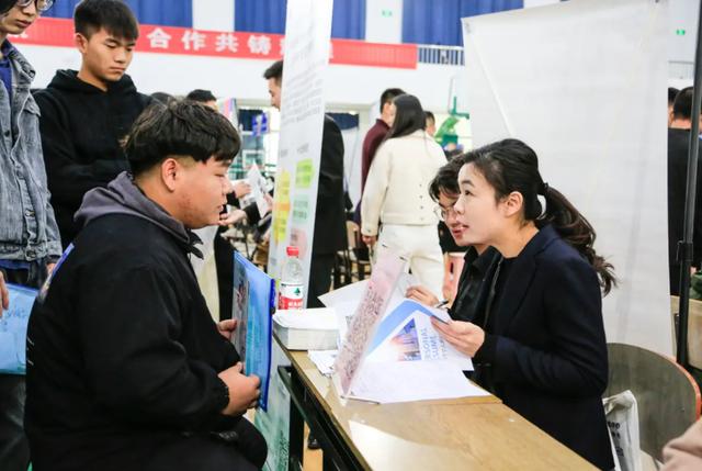 大学生自我评价100字左右,大学生自我评价100字左右团员