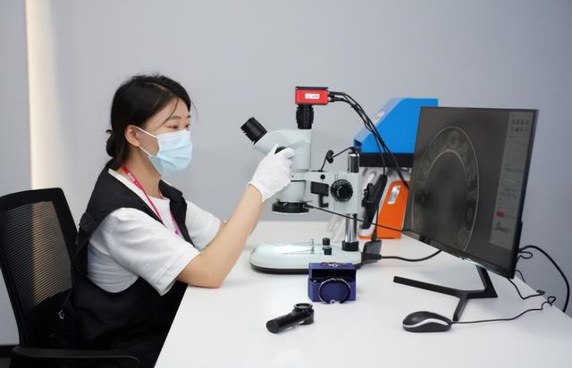 护肤品京东和唯品会哪个是真正的正品店,京东自营和唯品会哪个平台的护肤品是正品