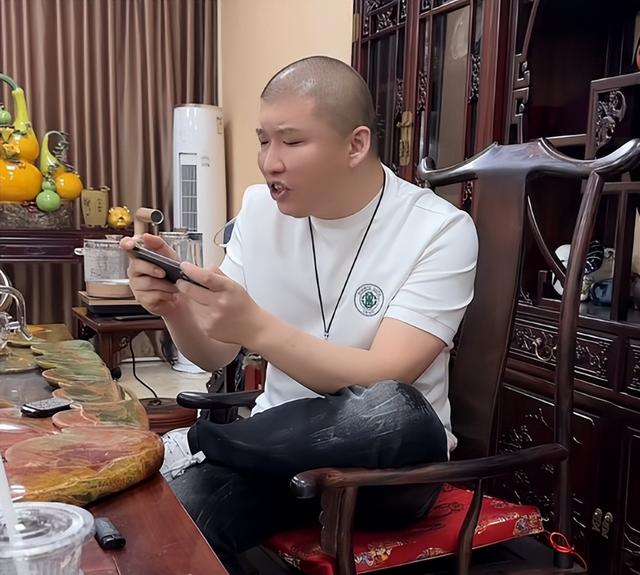 穿假鞋的人真恶心专柜有卖假鞋的吗,买鞋专柜有假货吗