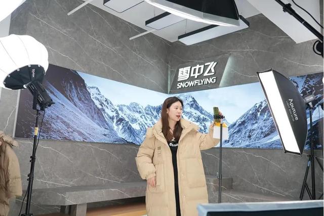 淘宝主播多少钱一个月_新手怎么做直播,做淘宝直播的主播一月多少钱