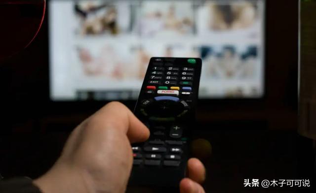 今天想要大家严肃地聊一下色情片