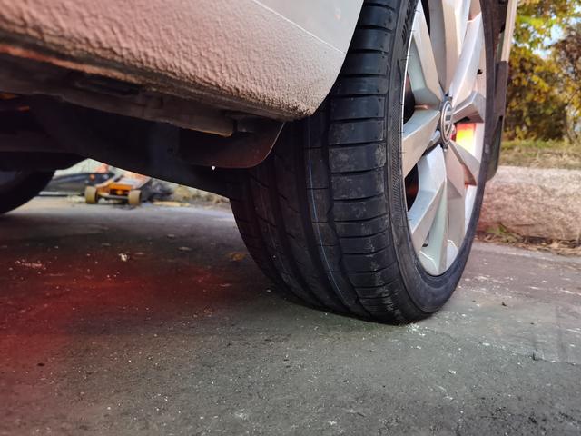 换胎首选，还得是韩泰K127高性能轮胎