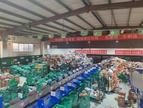 邮政快递为什么到一个地方就不动了,邮政快递为什么到一个地方就不动了,然后预计明天到