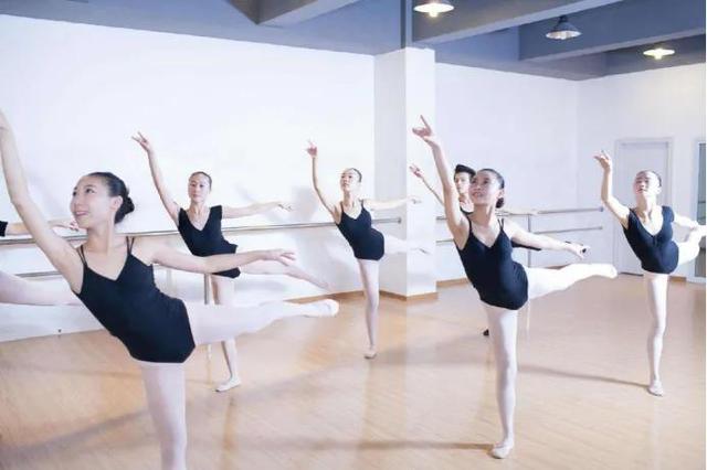 艺考表演费钱吗,表演艺考费用