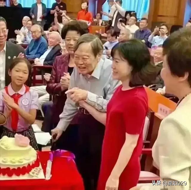 4岁翁帆怀孕了吗,43岁的翁帆怀孕了"