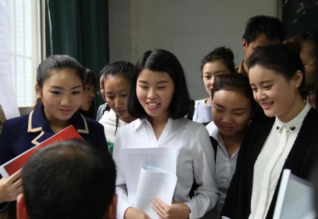 大学生自我评价100字左右,大学生自我评价100字左右团员