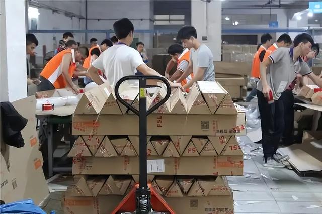 企业必看！直击电商包装行业痛点，无人快递打包机变革势在必行！