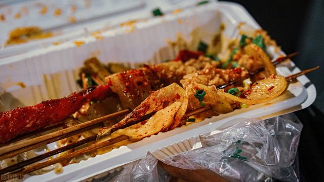 干犯法的事怎么一天挣三万，怎么能一天挣3千犯罪也可以