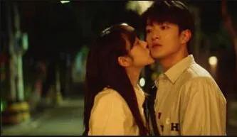 闪闪的星星小说，一闪一闪亮晶晶作者简介