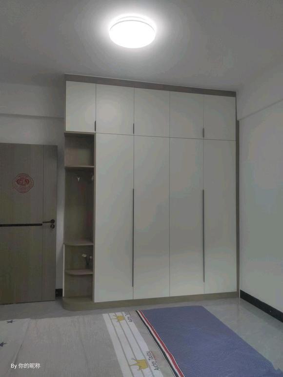 定制衣柜600一平方贵吗800的门和1500的门差在哪里，定制衣柜900多一个平方贵不贵