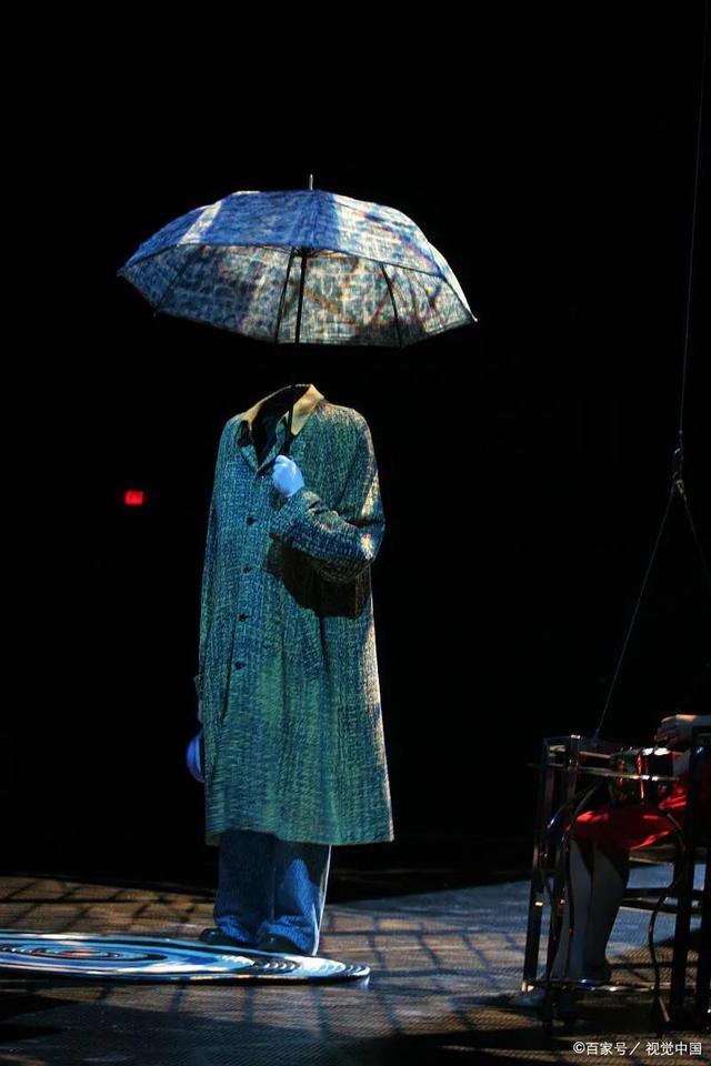 女朋友吓到哭的鬼故事短篇，女朋友吓到哭的鬼故事短篇小说