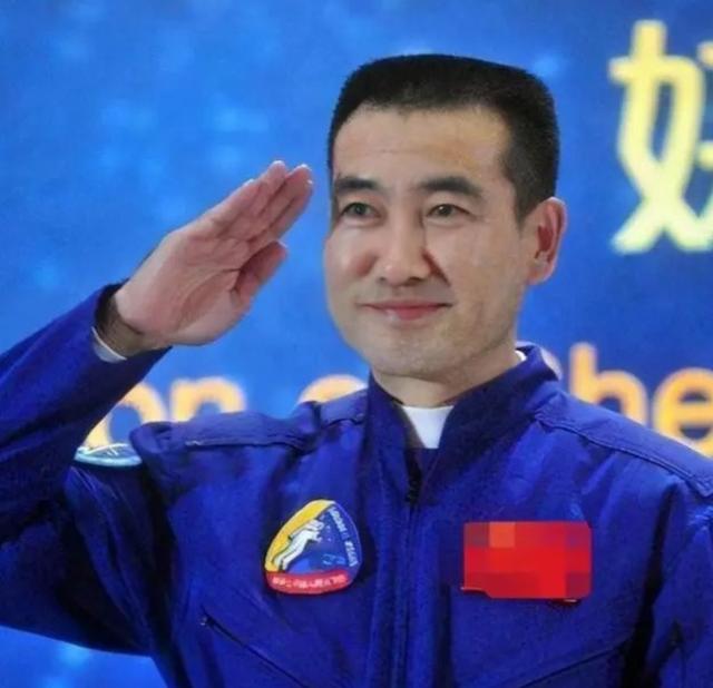 杨利伟出舱流血，杨利伟出舱出血