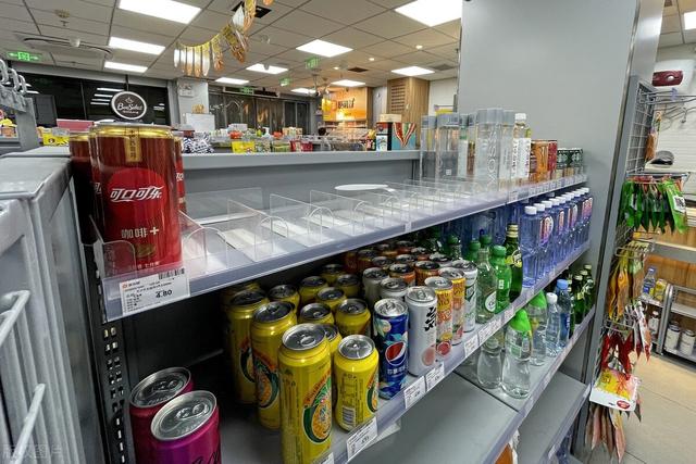 附近的宾馆及价格100左右3人间，附近三人间100左右宾馆