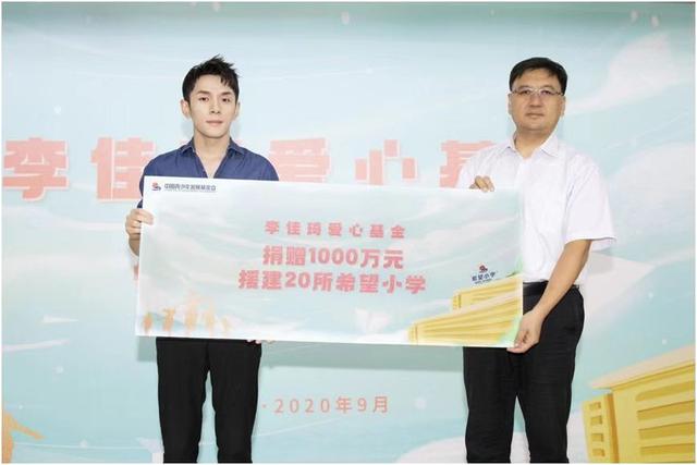 超级主播李佳琦，双11的购物为什么离不开他