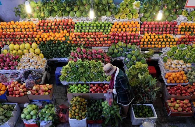 十个水果店九个亏怎么才挣钱，十个水果店九个亏_2020