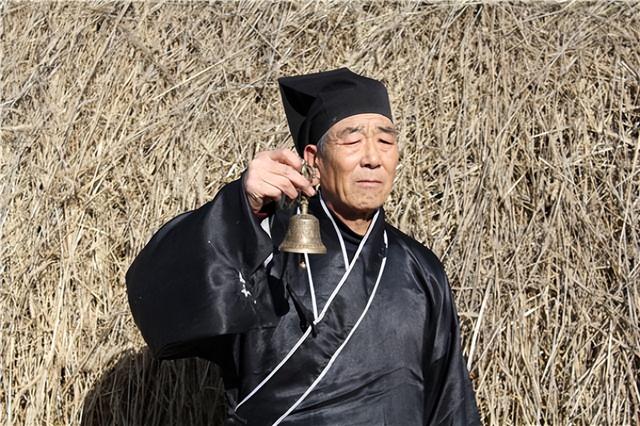 四人不回头是什么意思，四人不回头是什么意思