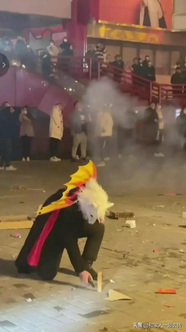 小狗仰天长啸是什么意思，狗狗仰天长啸是怎么了