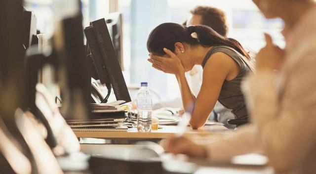 4岁才考上公务员悲哀还没娶老婆，34岁才考上公务员悲哀还没娶老婆怎么办"