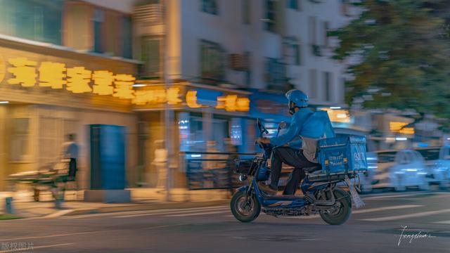 美团外卖骑手一个月能挣多少钱，美团外卖骑手兼职一个月能赚多少钱