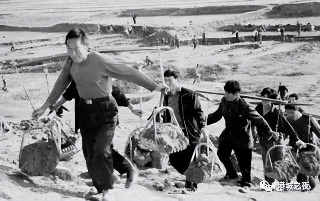 家庭联产承包责任制是哪一年正式在全国得到认可，家庭联产承包责任制是哪一年结束的