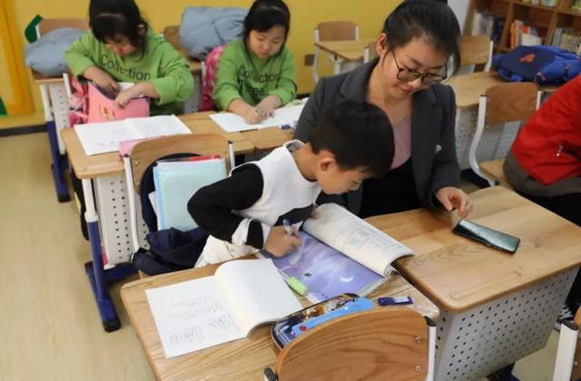 重庆少年宫培训怎么样，去少年宫还是外面的培训机构